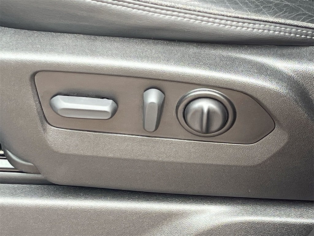 2022 Chevrolet Silverado 1500 High Country photo 12