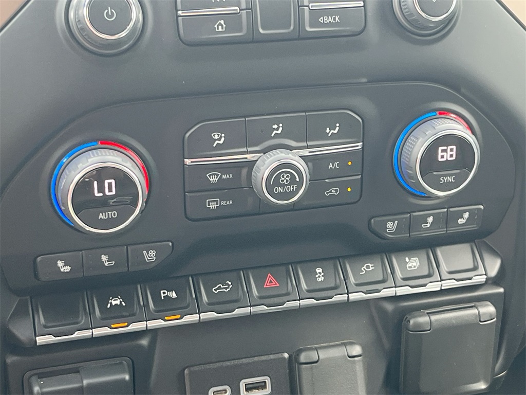 2022 Chevrolet Silverado 1500 High Country photo 22