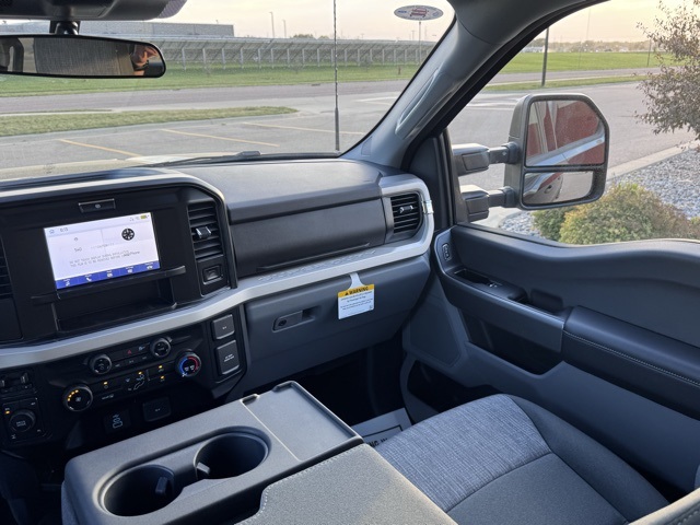2026 Ford Super Duty F-350 SRW XLT