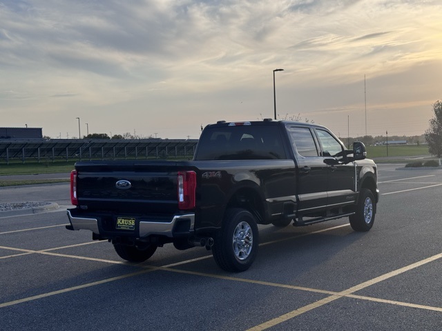 2026 Ford Super Duty F-350 SRW XLT
