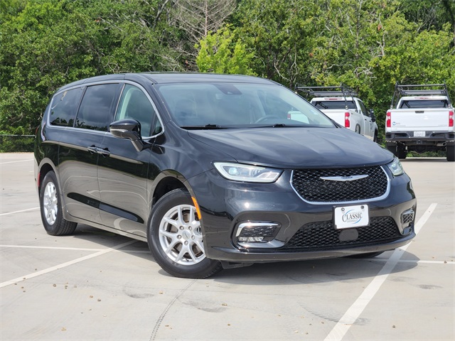 2024 Brilliant Black Crystal Pearlcoat Chrysler Pacifica Touring L FWD Van