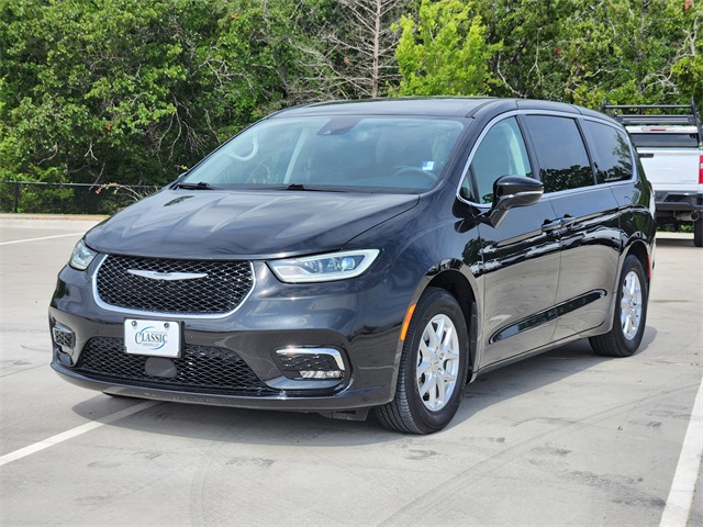 2024 Brilliant Black Crystal Pearlcoat Chrysler Pacifica Touring L FWD Van
