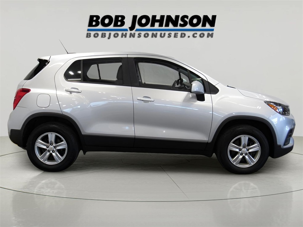 2022 Chevrolet Trax LS photo 6