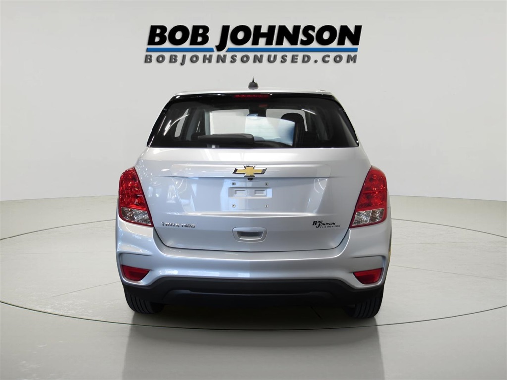 2022 Chevrolet Trax LS photo 9