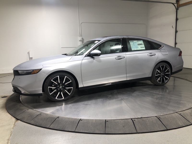 2025 Honda Accord Hybrid Touring photo 2