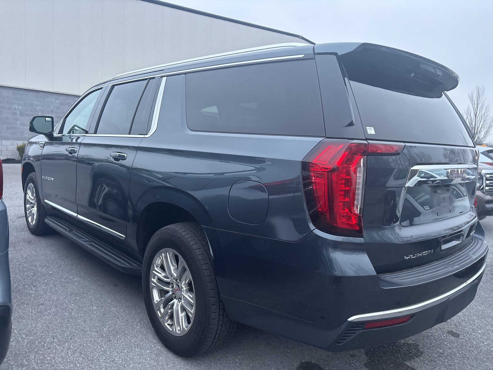 2021 Gmc Yukon XL SLT photo 2