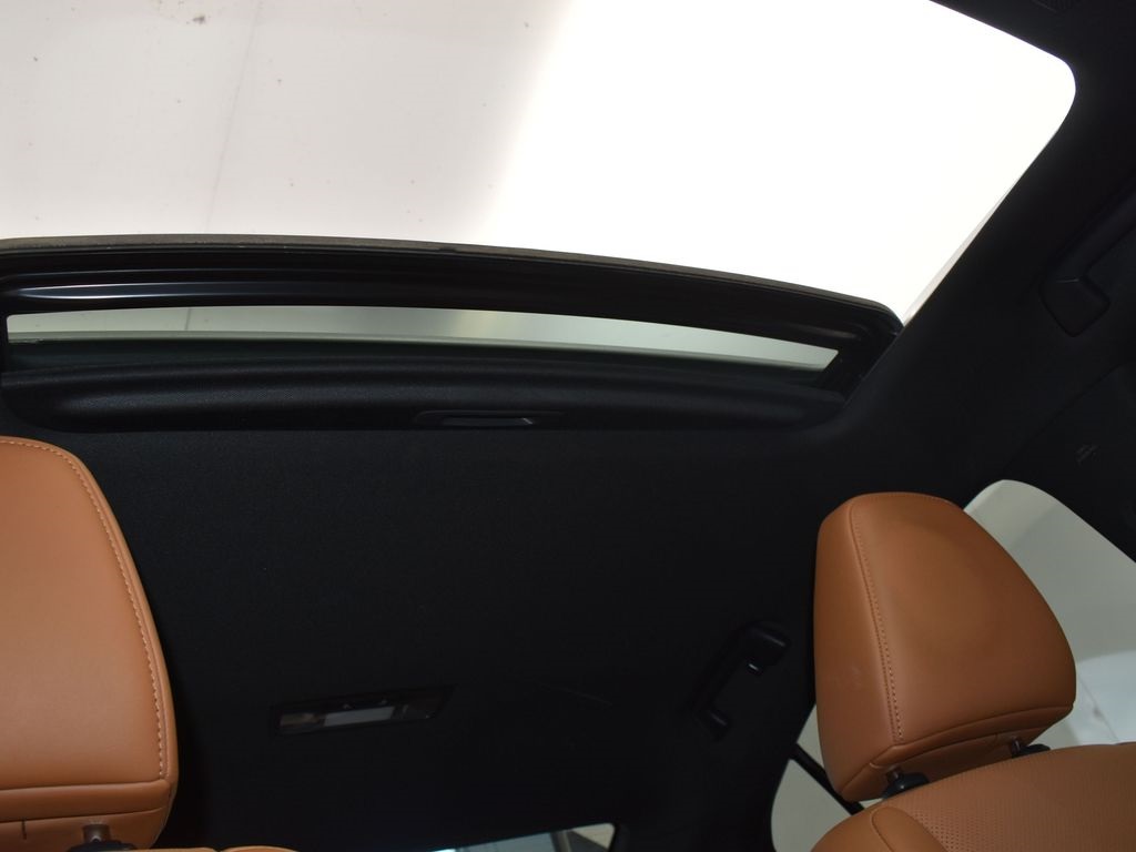 2021 White Lexus IS 300 RWD Sedan