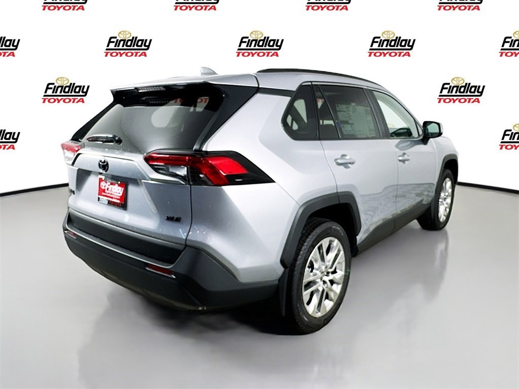 2025 Toyota RAV4 XLE Premium photo 3