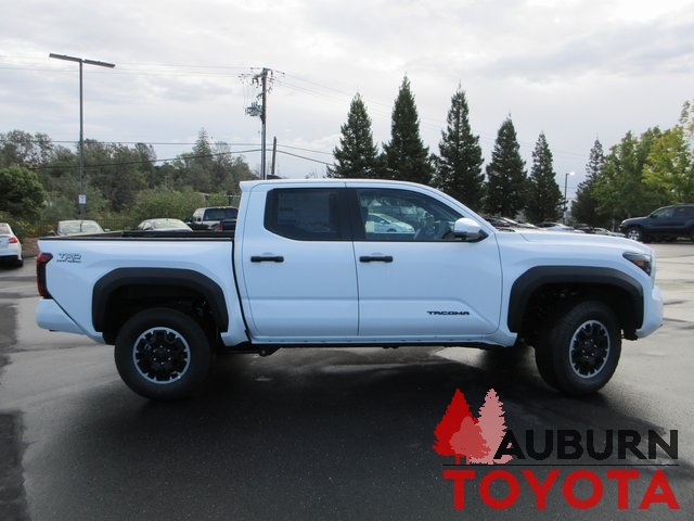 2025 Toyota Tacoma TRD Off-Road Double Cab photo 2