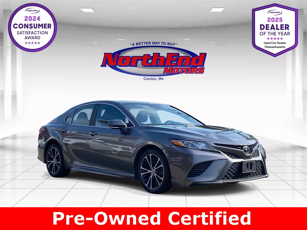 2020 Gray Toyota Camry SE Sedan
