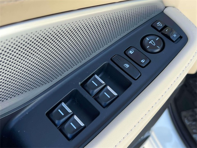 new 2025 Acura MDX car, priced at $68,250