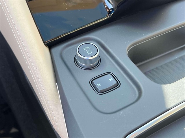 new 2025 Acura MDX car, priced at $68,250