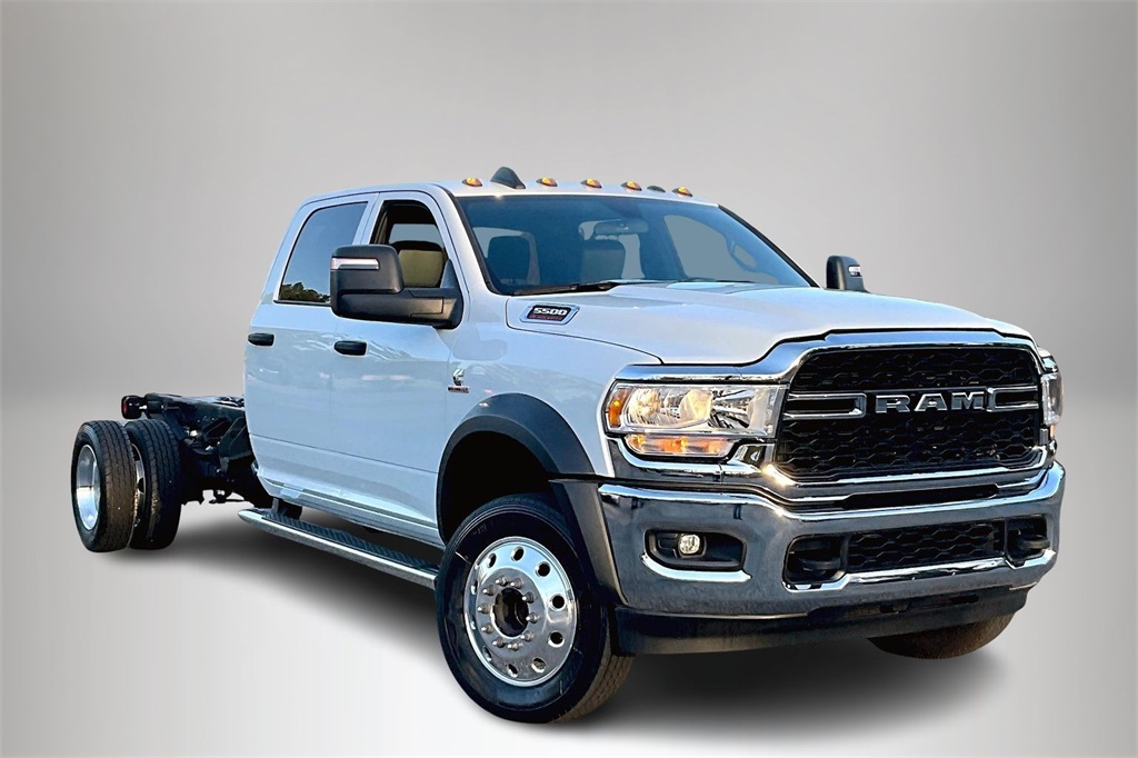 2024 RAM 5500 Base's photo