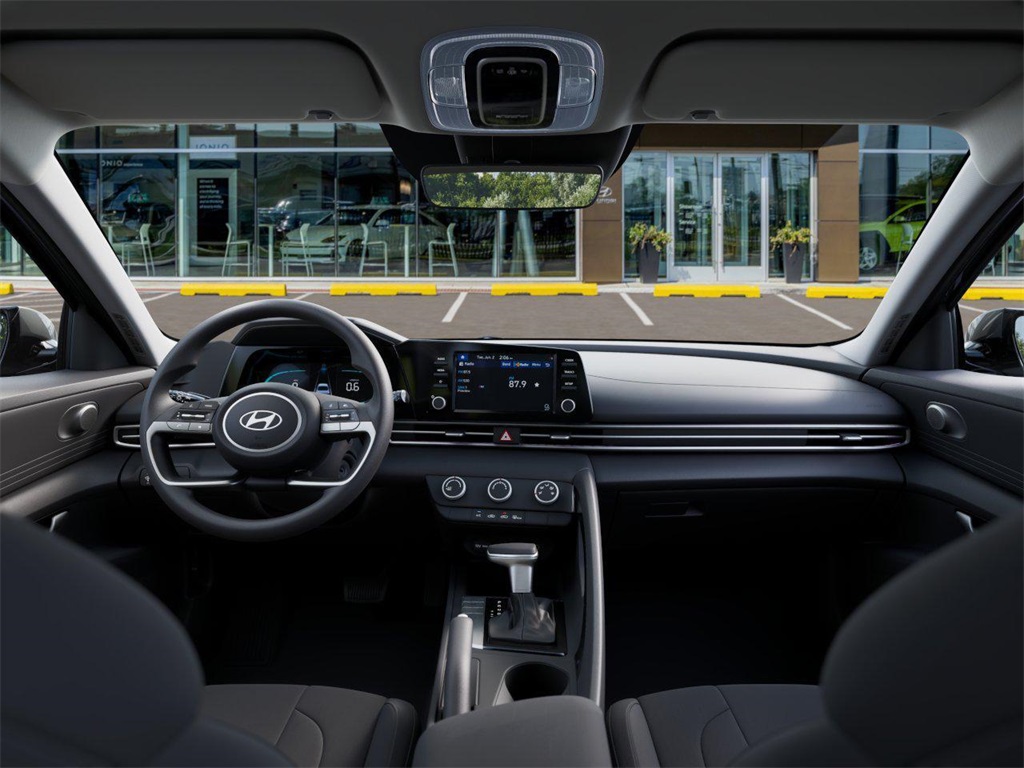 2025 Hyundai Elantra SE photo 9