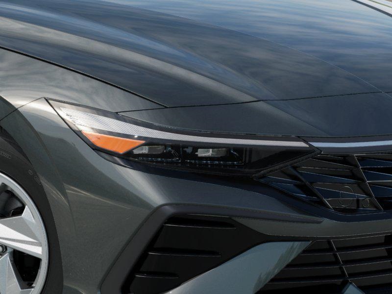 2025 Hyundai Elantra SE photo 7