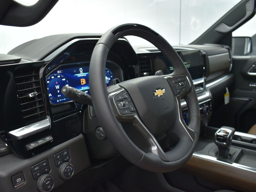 2025 Iridescent Pearl Tricoat Chevrolet Silverado 1500 High Country 4X4 Truck
