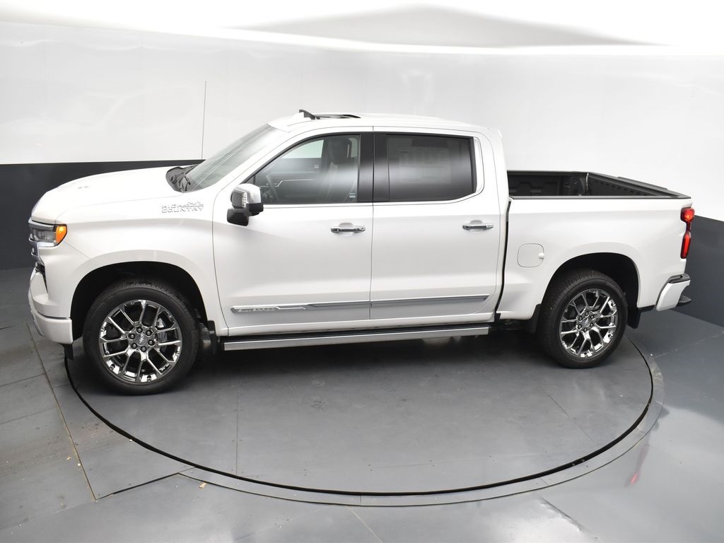 2025 Iridescent Pearl Tricoat Chevrolet Silverado 1500 High Country 4X4 Truck