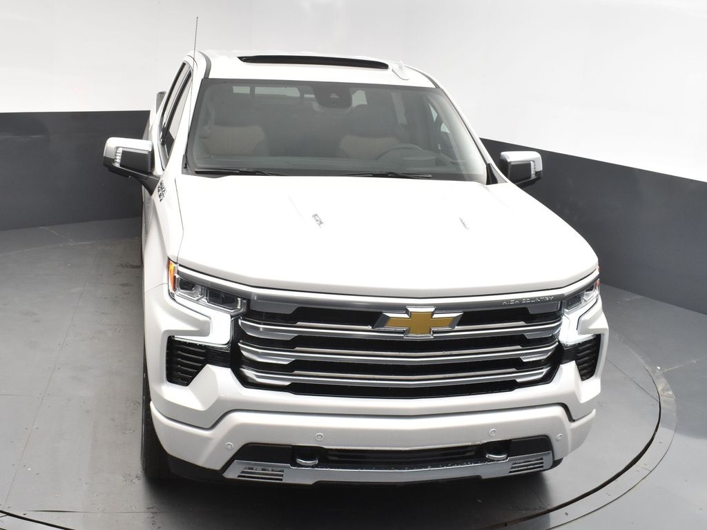 2025 Iridescent Pearl Tricoat Chevrolet Silverado 1500 High Country 4X4 Truck