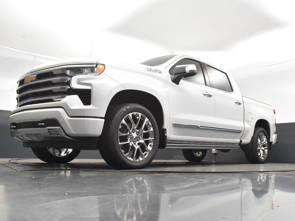 2025 Iridescent Pearl Tricoat Chevrolet Silverado 1500 High Country 4X4 Truck