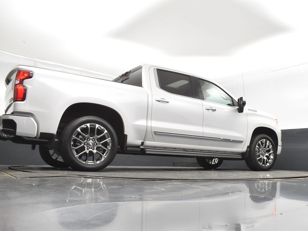 2025 Iridescent Pearl Tricoat Chevrolet Silverado 1500 High Country 4X4 Truck
