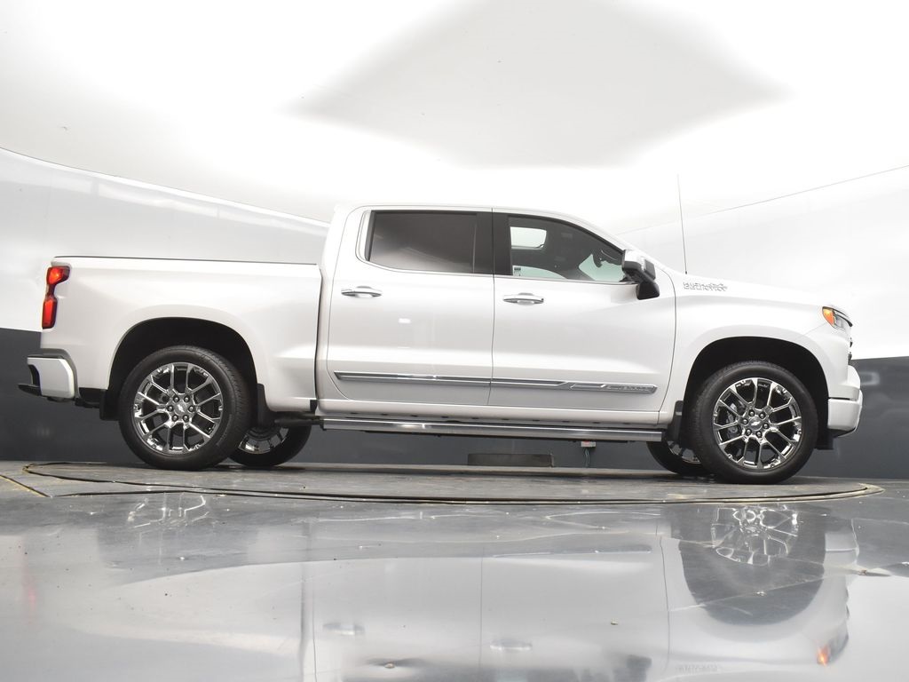 2025 Iridescent Pearl Tricoat Chevrolet Silverado 1500 High Country 4X4 Truck