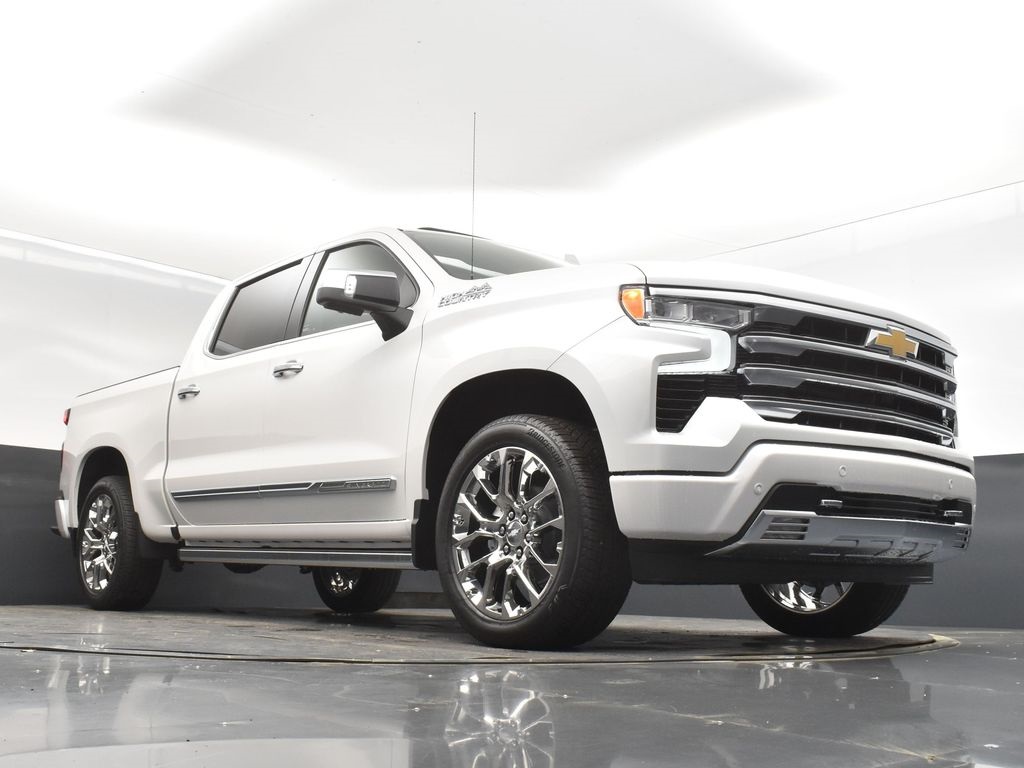 2025 Iridescent Pearl Tricoat Chevrolet Silverado 1500 High Country 4X4 Truck