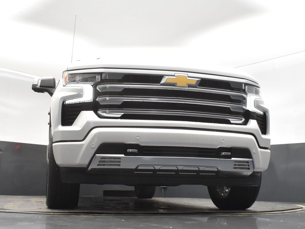 2025 Iridescent Pearl Tricoat Chevrolet Silverado 1500 High Country 4X4 Truck