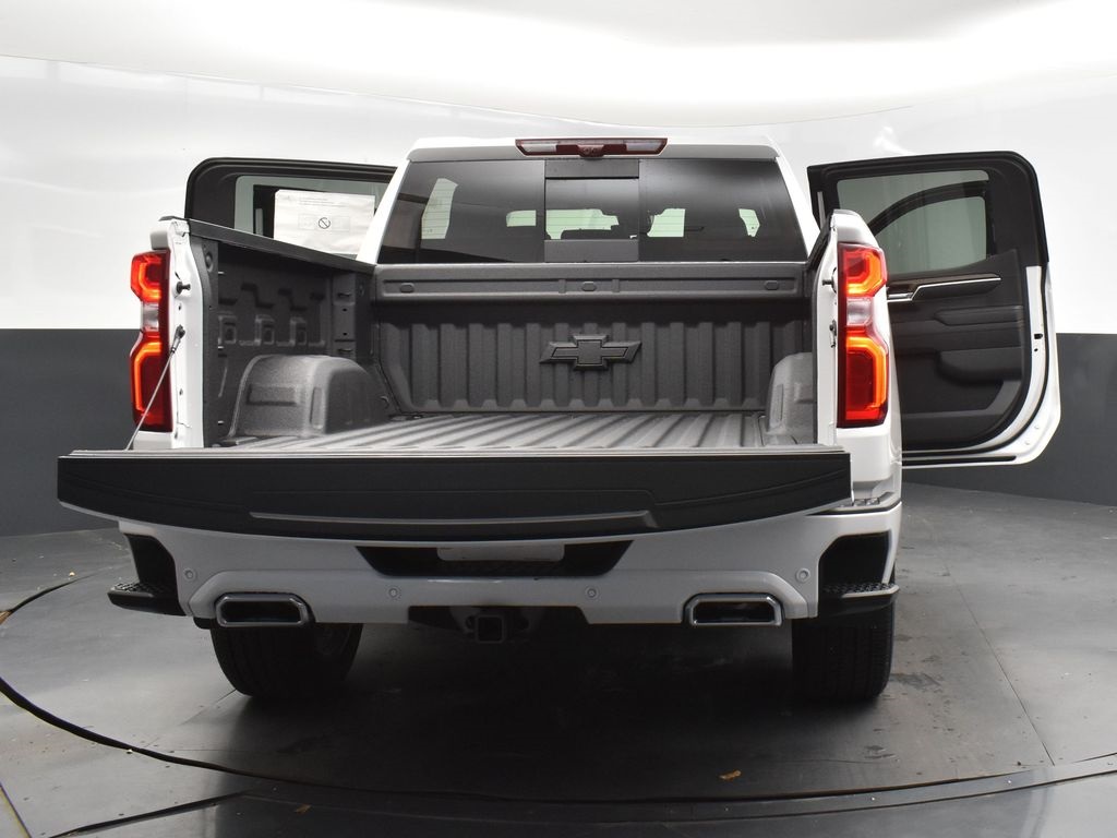 2025 Iridescent Pearl Tricoat Chevrolet Silverado 1500 High Country 4X4 Truck