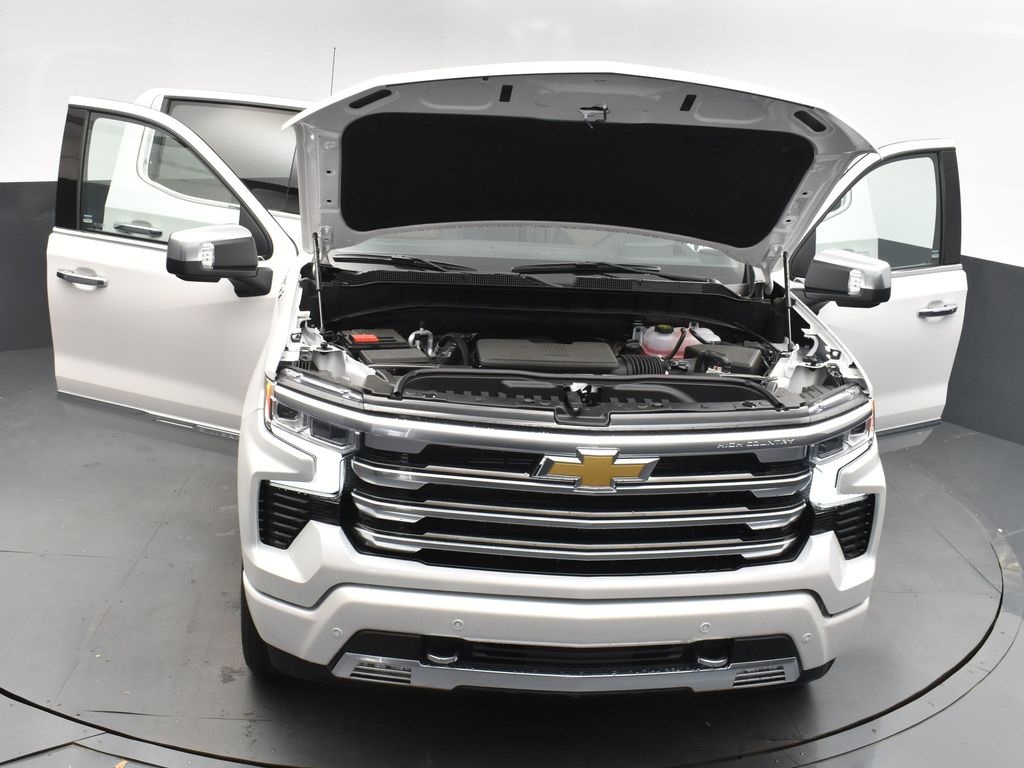2025 Iridescent Pearl Tricoat Chevrolet Silverado 1500 High Country 4X4 Truck