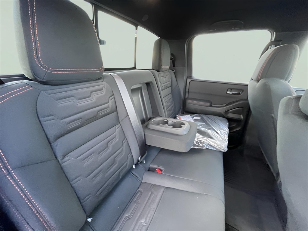 2024 Nissan Frontier PRO-4X photo 3