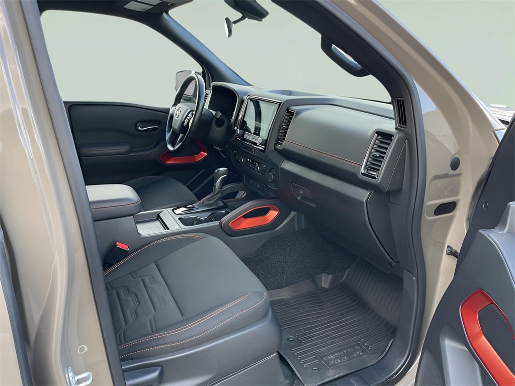 2024 Nissan Frontier PRO-4X photo 4