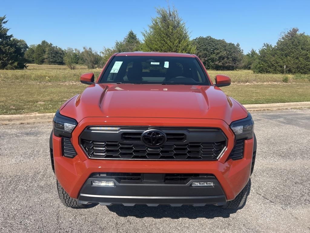 2025 Toyota Tacoma TRD Off-Road Double Cab photo 2