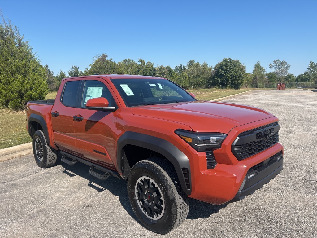 2025 Toyota Tacoma TRD Off-Road Double Cab photo 3