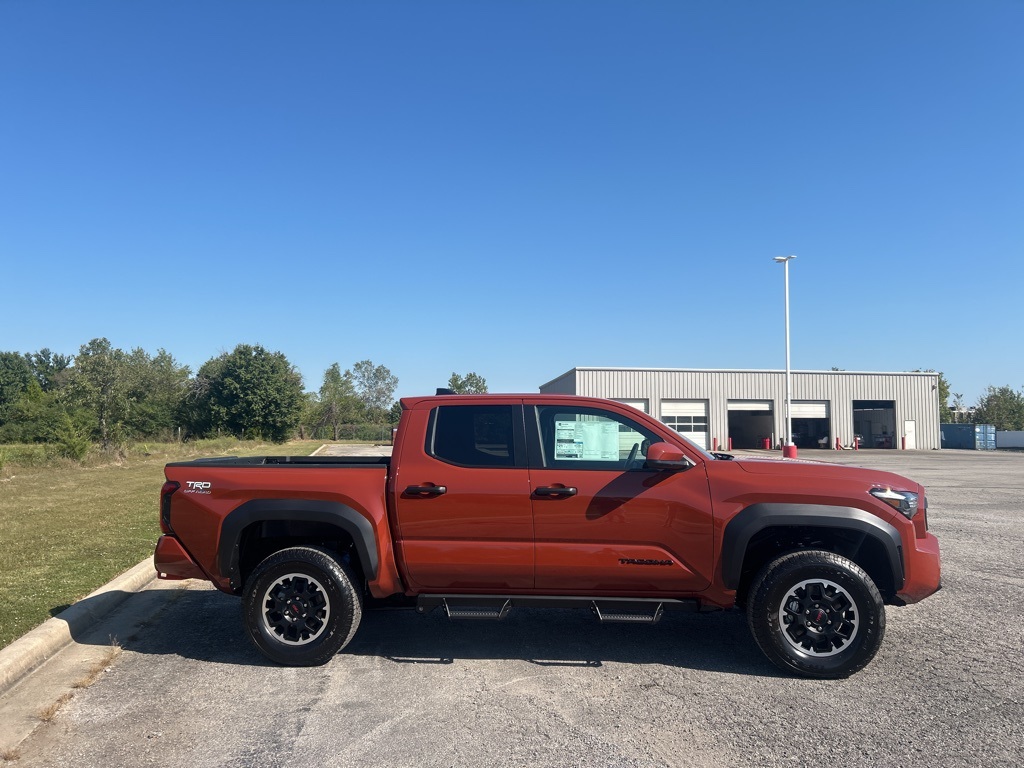 2025 Toyota Tacoma TRD Off-Road Double Cab photo 4