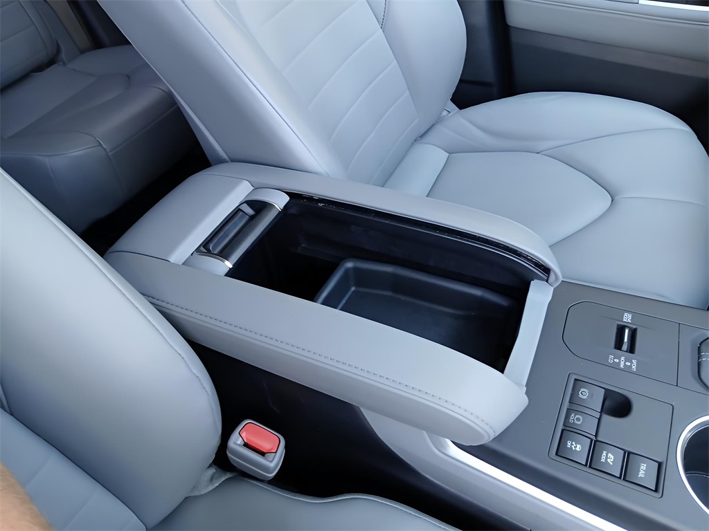 2023 Toyota Highlander XLE photo 23