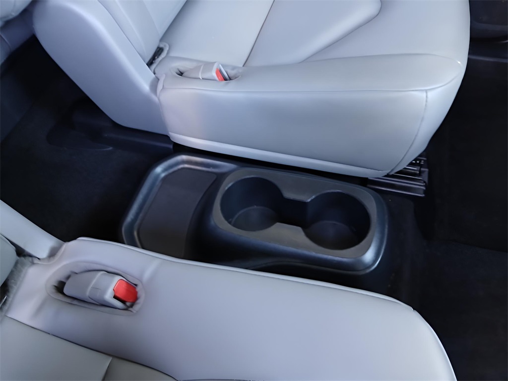 2023 Toyota Highlander XLE photo 25