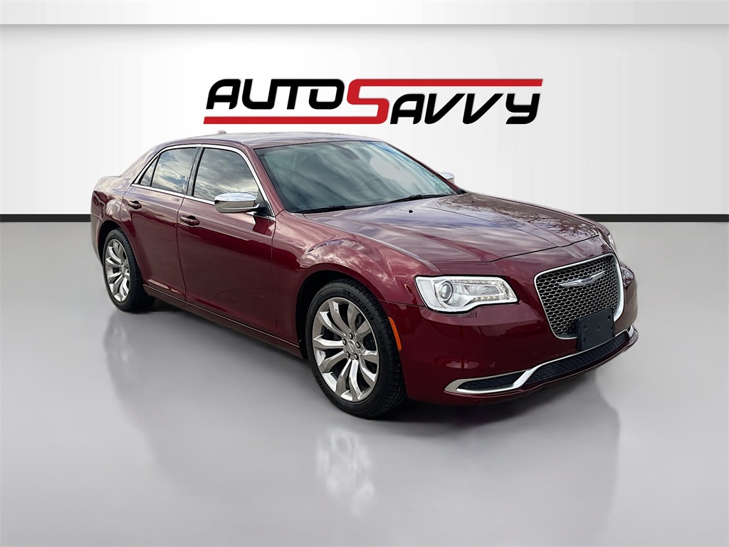 2020 Chrysler 300 Touring's photo