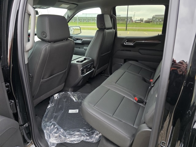 2026 GMC Sierra 1500 Crew Cab, Short Bed, SLT, 4WD