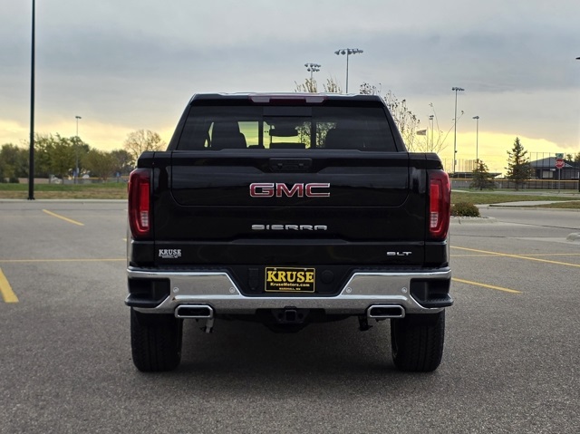 2026 GMC Sierra 1500 Crew Cab, Short Bed, SLT, 4WD