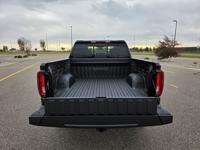 2026 GMC Sierra 1500 Crew Cab, Short Bed, SLT, 4WD