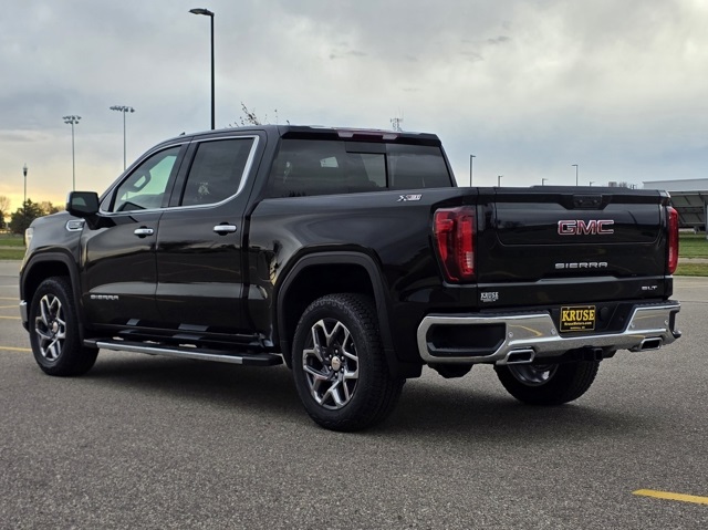 2026 GMC Sierra 1500 Crew Cab, Short Bed, SLT, 4WD