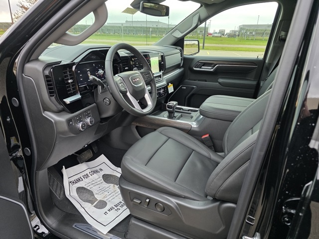 2026 GMC Sierra 1500 Crew Cab, Short Bed, SLT, 4WD