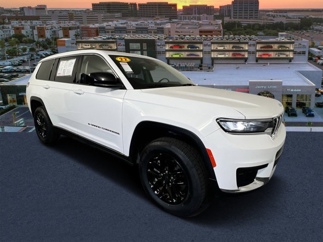 2022 Jeep Grand Cherokee L Laredo's photo