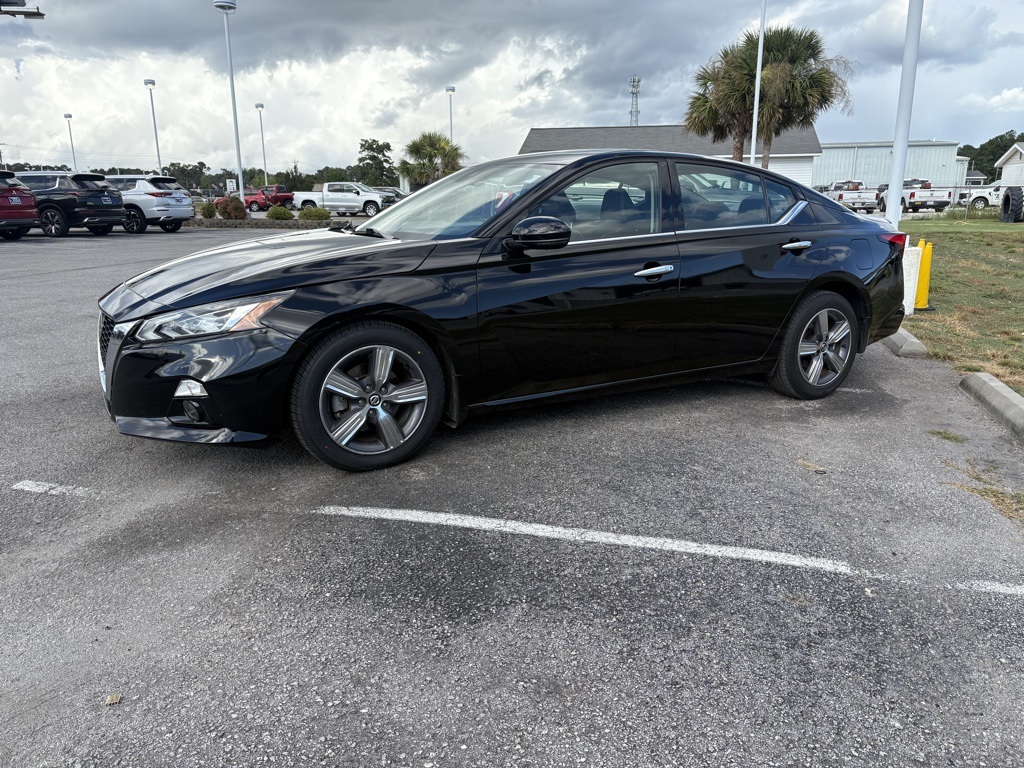 2022 Nissan Altima 2.5 SL:16823P