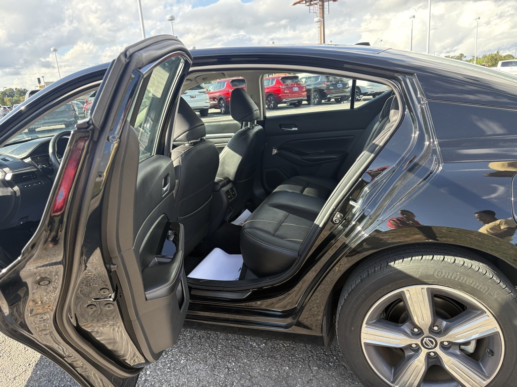 2022 Nissan Altima 2.5 SL:16823P