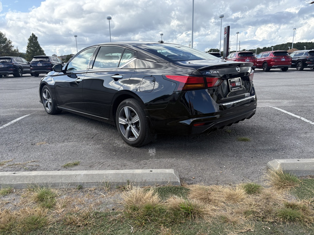2022 Nissan Altima 2.5 SL:16823P