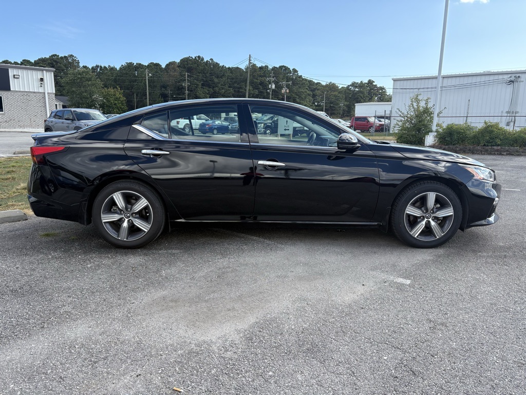 2022 Nissan Altima 2.5 SL:16823P