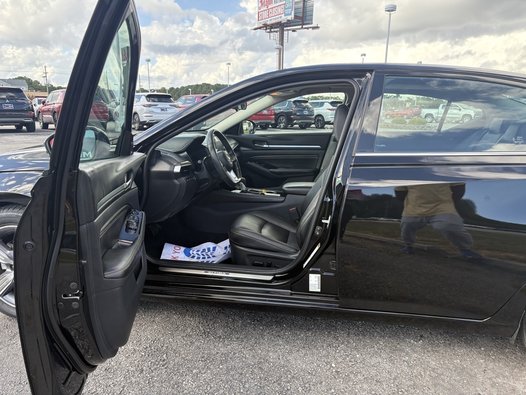 2022 Nissan Altima 2.5 SL:16823P