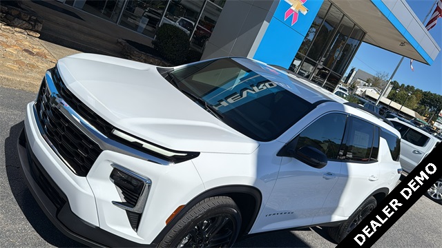 new 2026 Chevrolet Traverse car, priced at $47,690