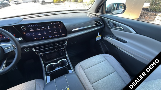 new 2026 Chevrolet Traverse car, priced at $47,690